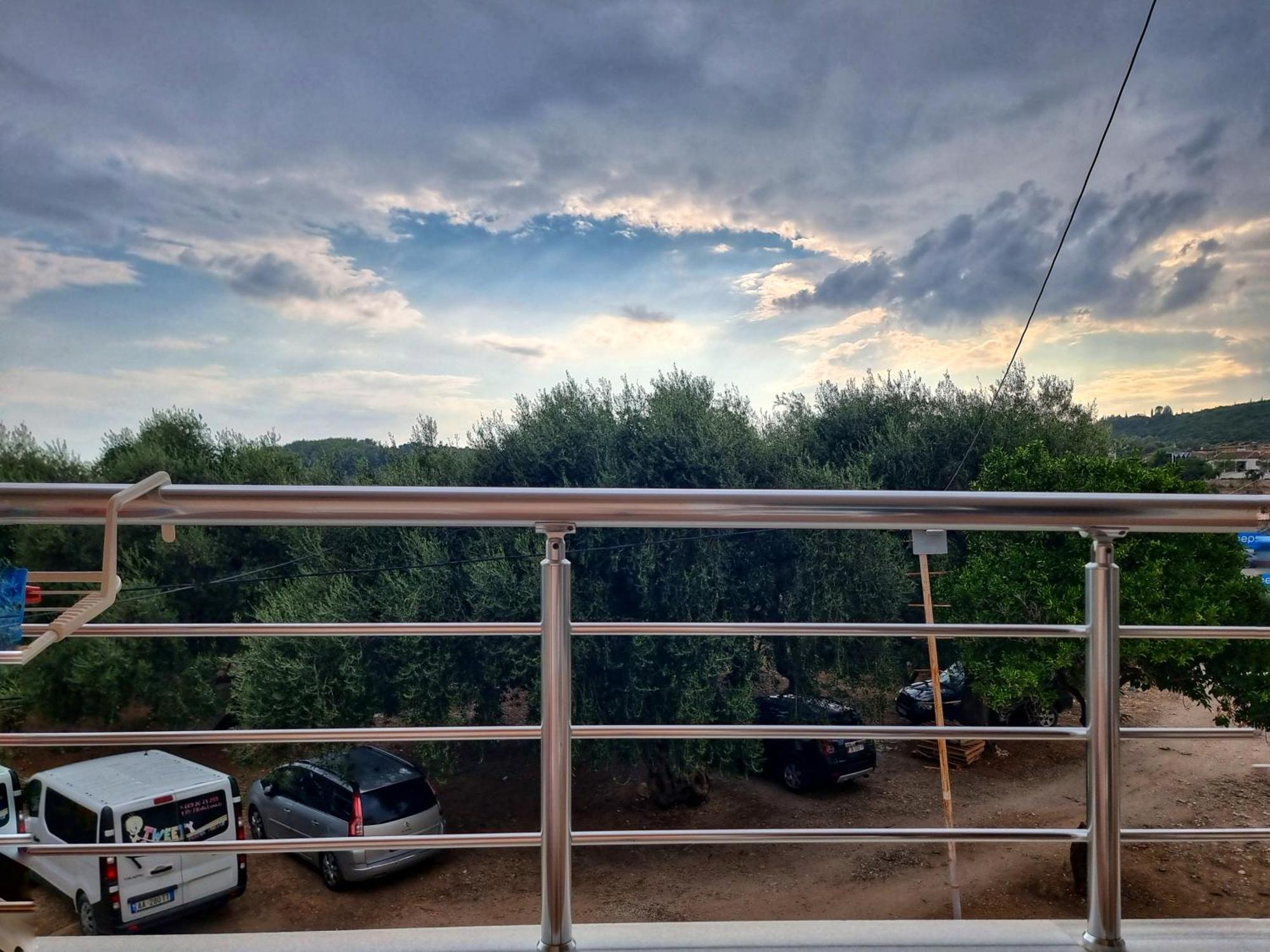 Studio Beleri Himare Bagian luar foto